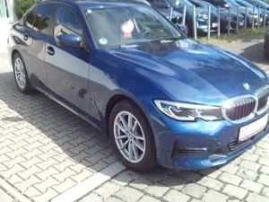 BMW 320 Baureihe 3 Lim. 320 d xDrive Advantage