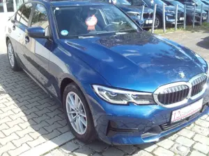 BMW 320 Baureihe 3 Lim. 320 d xDrive Advantage