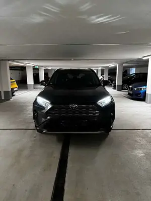 Toyota RAV 4 2.5 4x4 Hybrid Team Deutschland