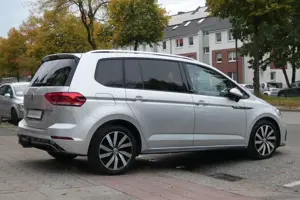 Volkswagen Touran 2.0 TDI SCR (BlueMotion Technology) DSG SOUND Bild 2
