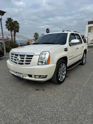 Cadillac Escalade GMT900 Platinum Hybrid*V8*VOLL*CHROM