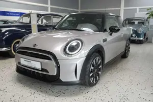 MINI Cooper 3-TÜRER Cooper Autom. Classic Trim