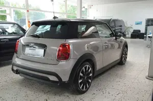 MINI Cooper 3-TÜRER Cooper Autom. Classic Trim Bild 4