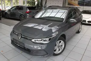Volkswagen Golf VIII Variant/DSG/AHK/PANO/HK/STZHZ/ALU/NAV