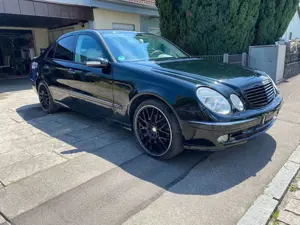 Mercedes-Benz E 240 Avantgarde-LPG +Benziner E240 V6 Motor 177PS