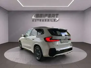 BMW X1 sDrive20i | M-SPORT | AHK | PANO | HARMAN | Bild 3
