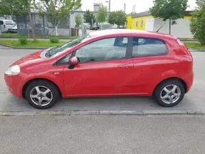 Fiat Grande Punto Unfallfrei ( TUV bis 08/2025 ) navi , klima Bild 4