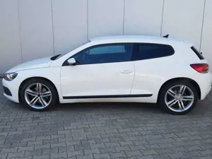 Volkswagen Scirocco 1.4 TSI DSG*STEUERKETTE-INSP.TÜV NEU* Bild 4