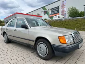 Mercedes-Benz 230 E W124 Lim. *OLDTIMER*AUTOMATIK*2HAND*