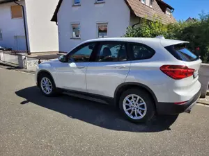 BMW X1 X1 xDrive20i Aut. Advantage Bild 2