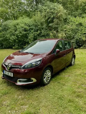 Renault Scenic dCi 110 EDC Paris