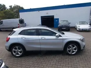 Mercedes-Benz GLA 220 4Matic, Navi PanoSD Allwetter ParkAss. Bild 4