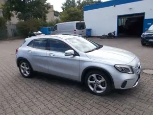 Mercedes-Benz GLA 220 4Matic, Navi PanoSD Allwetter ParkAss. Bild 3