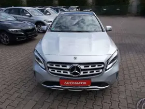 Mercedes-Benz GLA 220 4Matic, Navi PanoSD Allwetter ParkAss. Bild 2