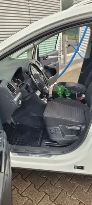 Volkswagen Sharan Sharan 2.0 TDI DSG BlueMotion Technology Cup Bild 2