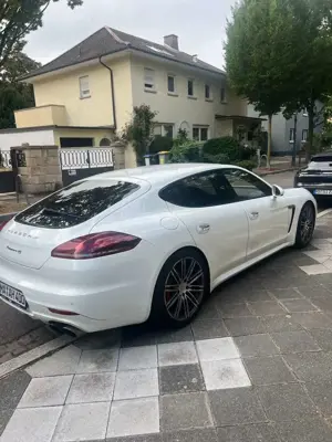 Porsche Panamera 4 S Bild 5