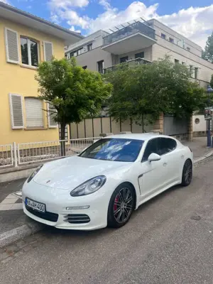 Porsche Panamera 4 S Bild 3