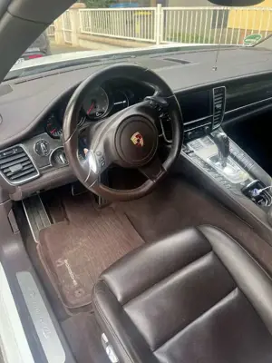 Porsche Panamera 4 S