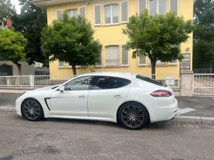 Porsche Panamera 4 S Bild 2