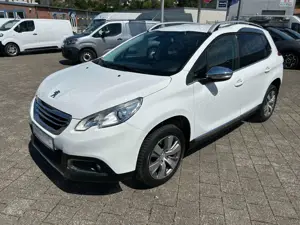Peugeot 2008 Allure VTi 120 Bild 1