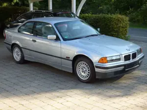 BMW 320 Bild 5