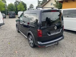 Volkswagen Caddy Alltrack BMT AHK Bild 3