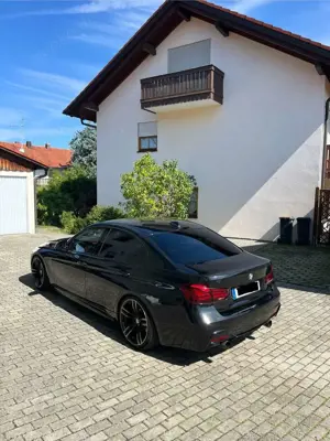 BMW 330 330i Aut. M Sport Bild 2