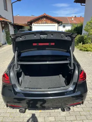 BMW 330 330i Aut. M Sport Bild 4