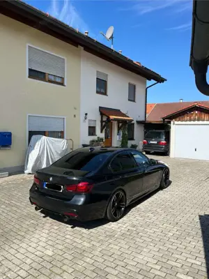 BMW 330 330i Aut. M Sport Bild 3