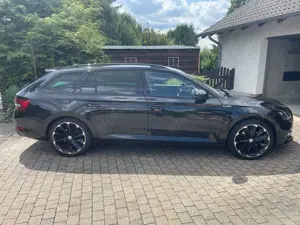 Skoda Superb Superb Combi 2.0 TDI 4x4 DSG Sportline Bild 2