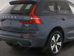 Volvo XC60 T6 Plus Dark Recharge Plug-In Hybrid AWD EU6e Voll Bild 4