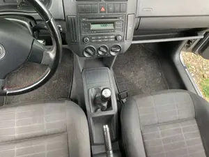 Volkswagen Polo Auto1A 1Hand+Klimaanlage+Mit Neu TÜV Bild 4