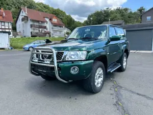 Nissan Patrol 1.HAND/AUTOMATIK/KLIMA/TÜV NEU/SCHECKHEFT