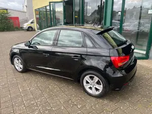 Audi A1 1.0 TFSI ultra Sportback Navi TÜV neu Bild 3