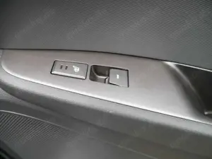 Hyundai IONIQ 1.6 Premium Plug-In Hybrid SHZ NAVI ACC Bild 4