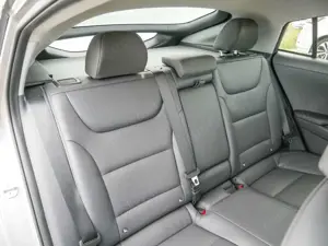Hyundai IONIQ 1.6 Premium Plug-In Hybrid SHZ NAVI ACC Bild 3