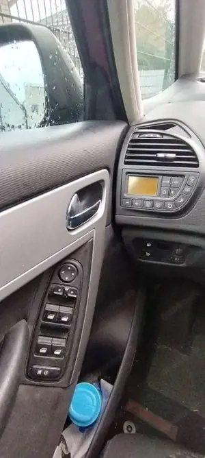 Citroen C4 Picasso C4 Picasso 2.0 HDi FAP 7-Sitzer ESG6 Confort Bild 2