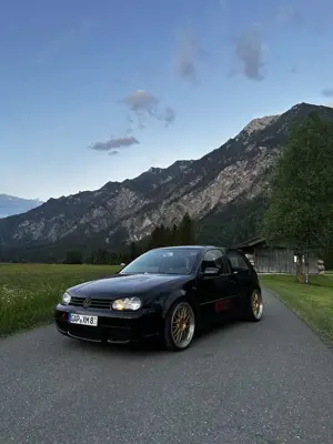 Volkswagen Golf GTI 1.8 Turbo