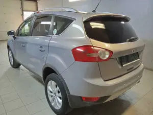 Ford Kuga 2.0 TDCi 4x4  Titanium GETRIEBE SCHALTET SCHLECHT Bild 4