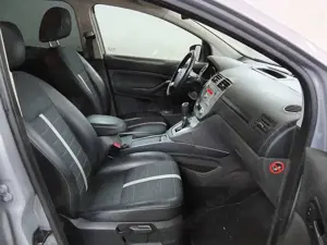 Ford Kuga 2.0 TDCi 4x4  Titanium GETRIEBE SCHALTET SCHLECHT Bild 5