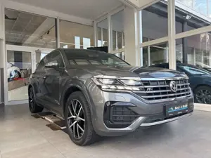 Volkswagen Touareg R-Line 3.0TDI*KEYLESS,DYNAUDIO,HEAD-UP,MATRIX*