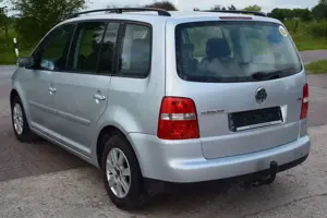 Volkswagen Touran 2.0 TDI SCHIEBEDACH*AHK Bild 4