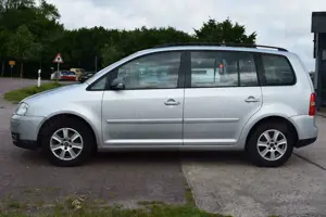 Volkswagen Touran 2.0 TDI SCHIEBEDACH*AHK Bild 3
