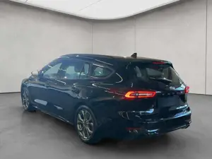 Ford Focus Turnier 1.0 EcoBoost Hybrid Aut. ST-LINE Bild 3