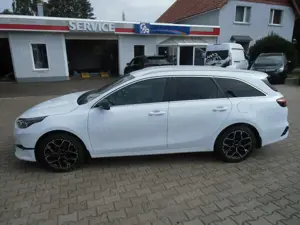 Kia Ceed SW / cee'd SW Edition 30 SITZ-LENKRADHEIZUNG KLIMAAUTOMATIK NAVI Bild 2
