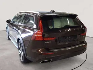 Volvo V60 Cross Country T5 AWD Geartronic LEDER AHK Bild 2