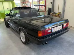 BMW 320 i Cabrio KAT(E30) MotorRevidiert/Leder/SHZ/ Bild 2