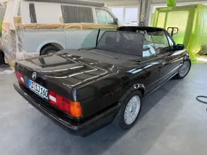 BMW 320 i Cabrio KAT(E30) MotorRevidiert/Leder/SHZ/ Bild 3