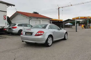 Mercedes-Benz SLK 200 AIRSCARF SHZ KLIMATRONIC LEDER Bild 4