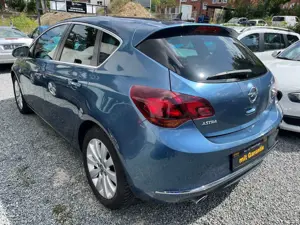 Opel Astra J Innovation*XENON*LKDHEIZ*NAVI*KLIMAAUT*S Bild 5